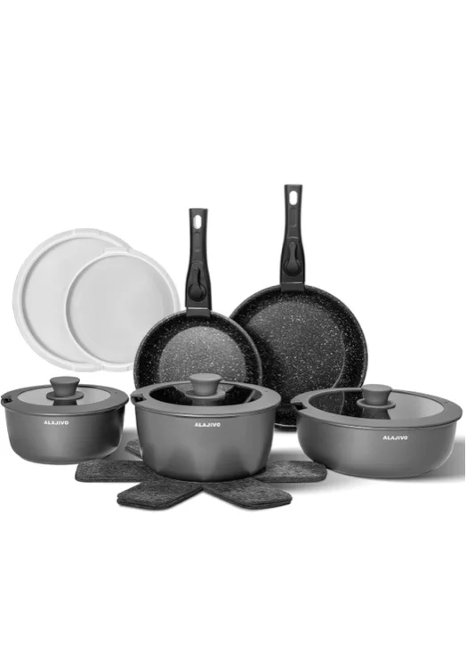 Pots and pans set