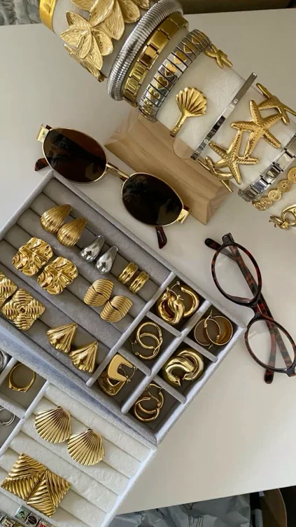Jewelries