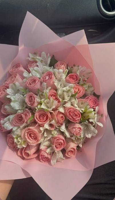 bouquet of roses. 🌹