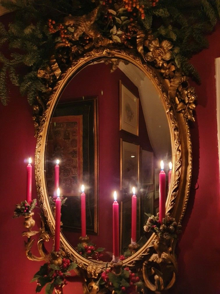Enchanted mirror