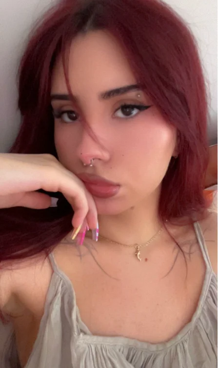^~^