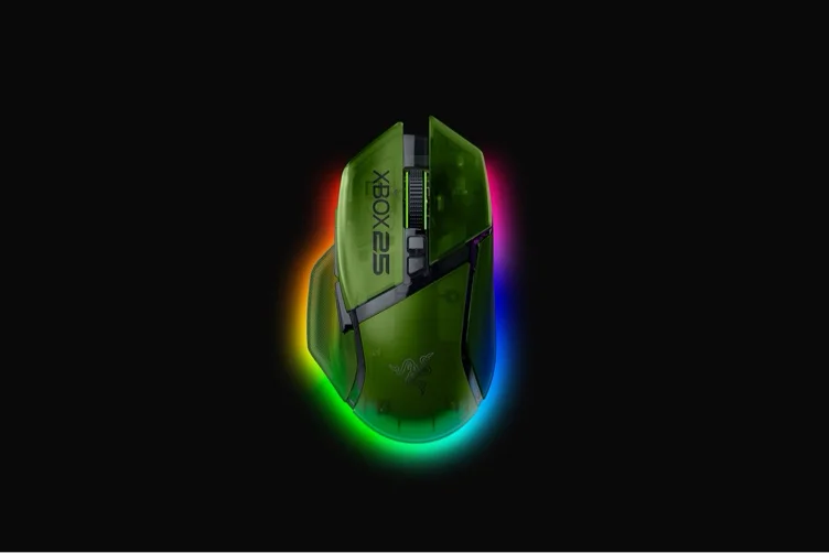 Razer Basilisk V3 Pro 35K + Mouse Dock Pro Bundle