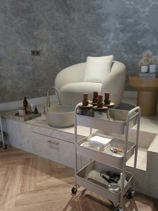Luxury Pedicure (£75)