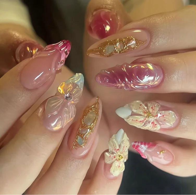 getting my nails done ^-^
