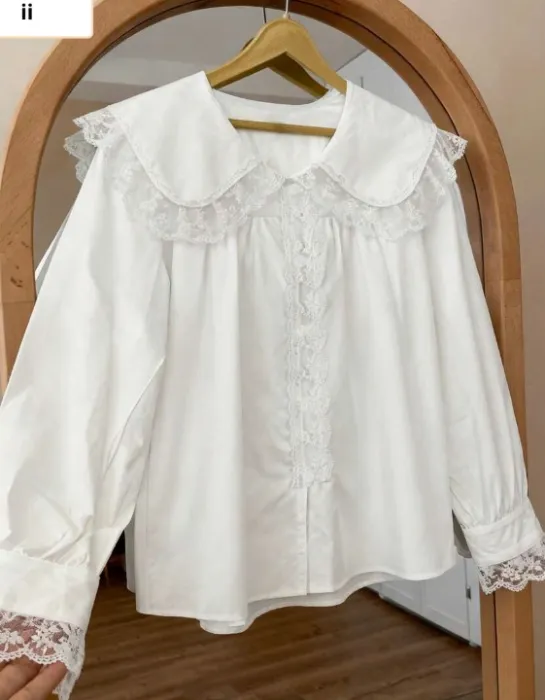 Loose maternity blouse