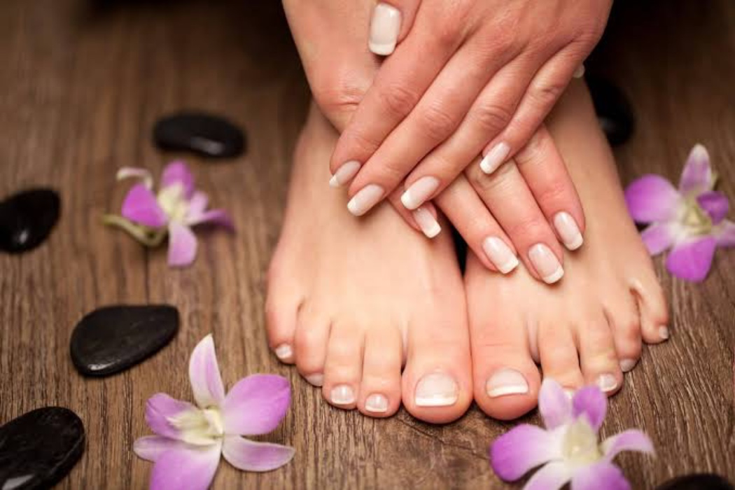 Manicure+Pedicure