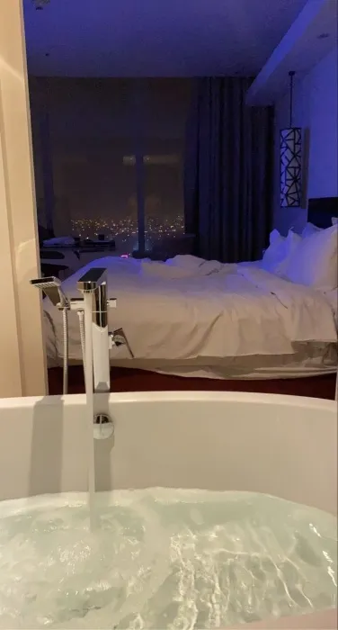 Sponsor my Hotel Stay ⭐