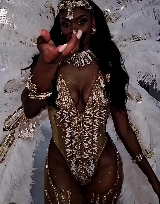 CARNIVAL OUTFIT