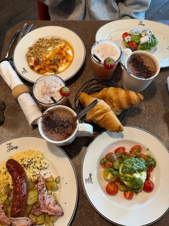 Brunch - cinquante quatre🥓