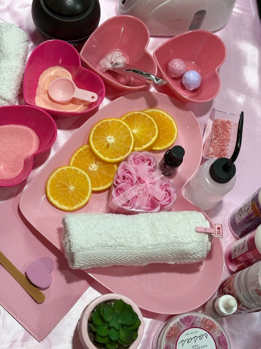 Mani Pedi :3