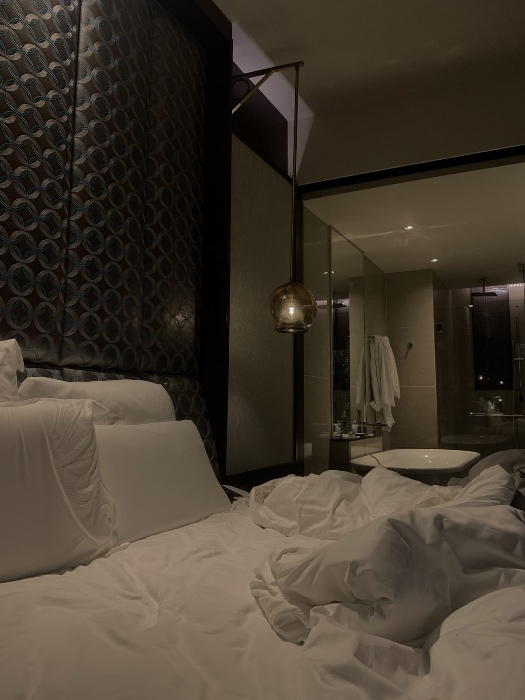 Hotel for Date Night ♠️