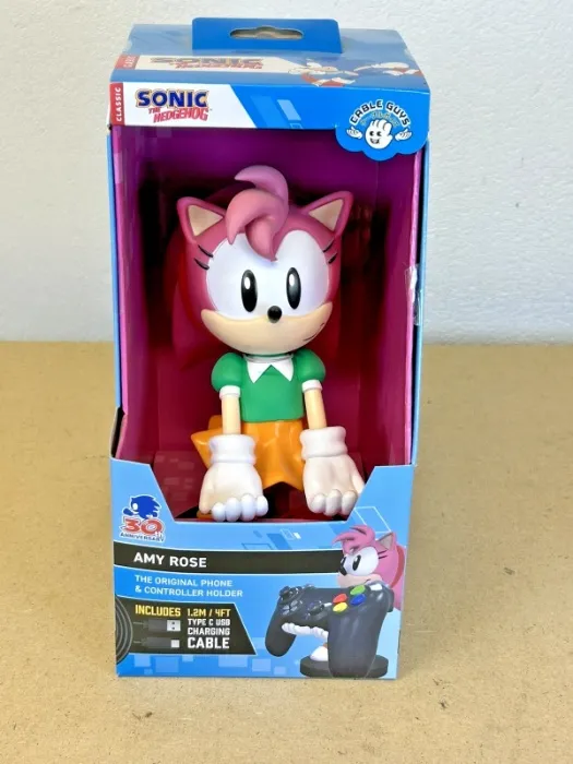 Amy Rose Doing The Clone High Pose