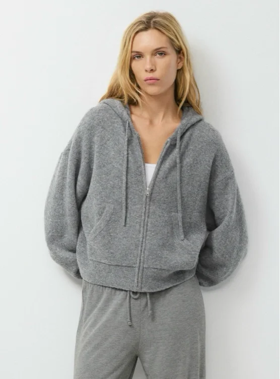 Zip Hoodie 🩶