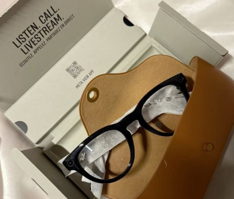 Meta Polarized Wayfarer Smart Glasses | Matte Black/Polarized Graphite Gradient, Size 50 Frame