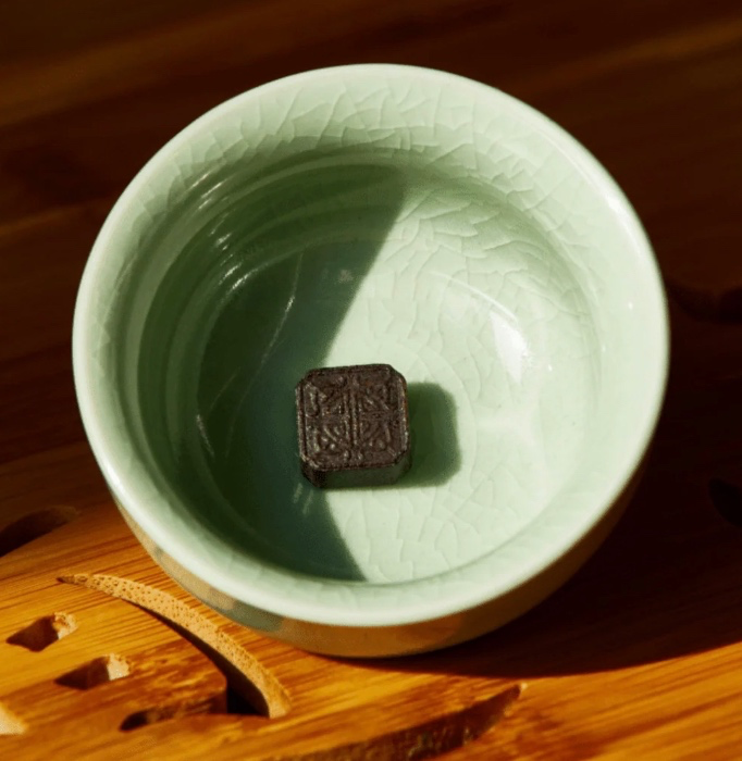 Pu-erh Tea Resin