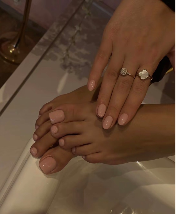 Pedi/Mani