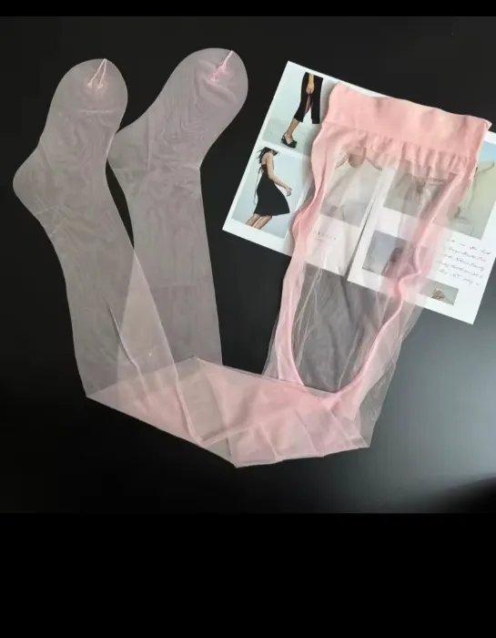 Sheer pantyhose