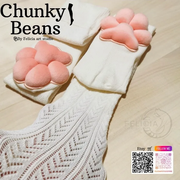 Chunky Beans Plush paw socks 