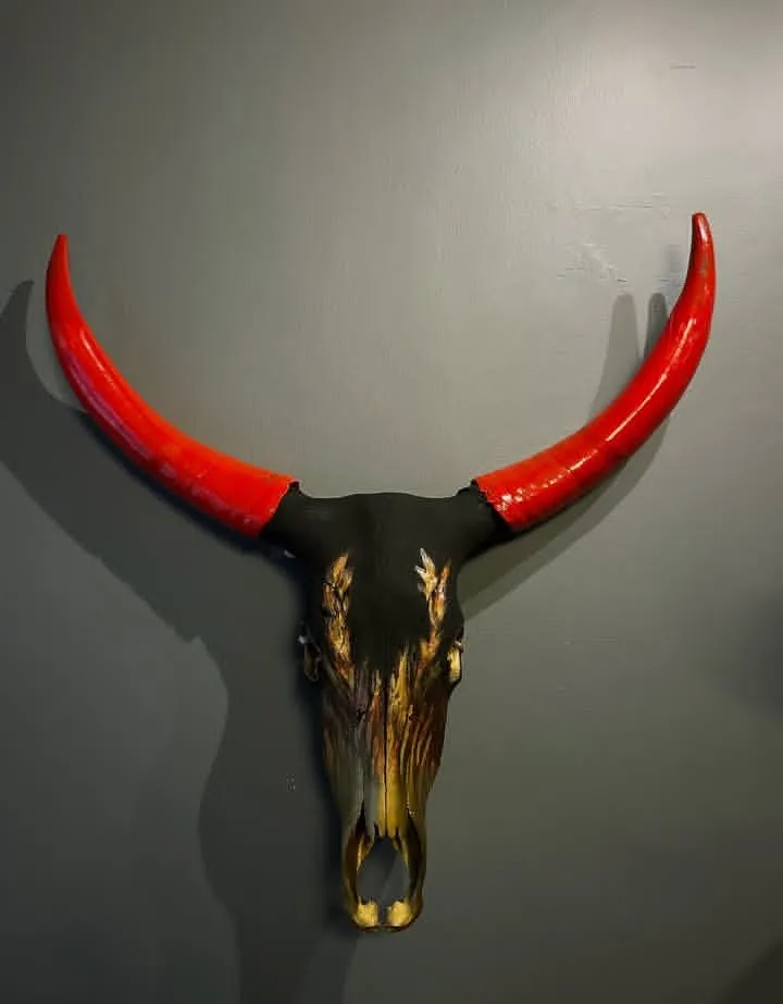 Gold detail cow skull mantle 