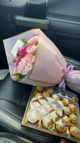 flowers and chocolates 🎀