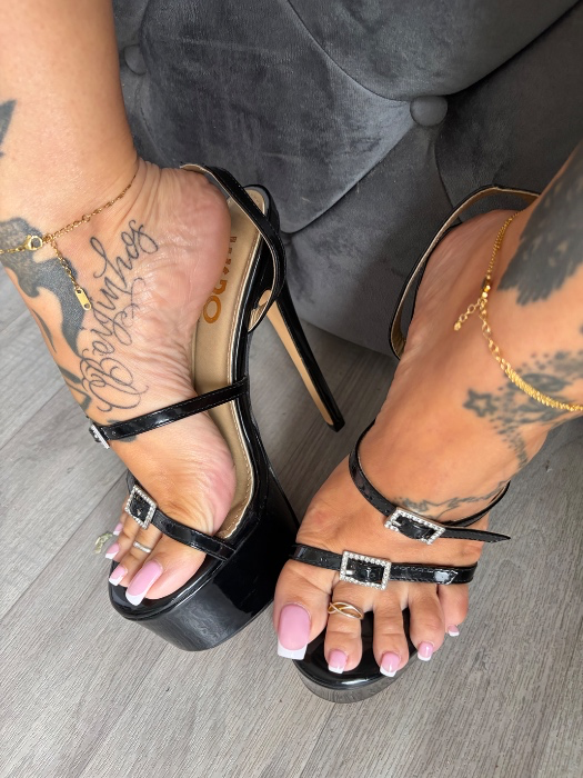 Heels 🖤