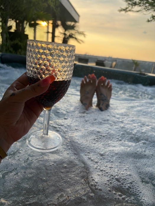 Cheers 🥂 🍾 