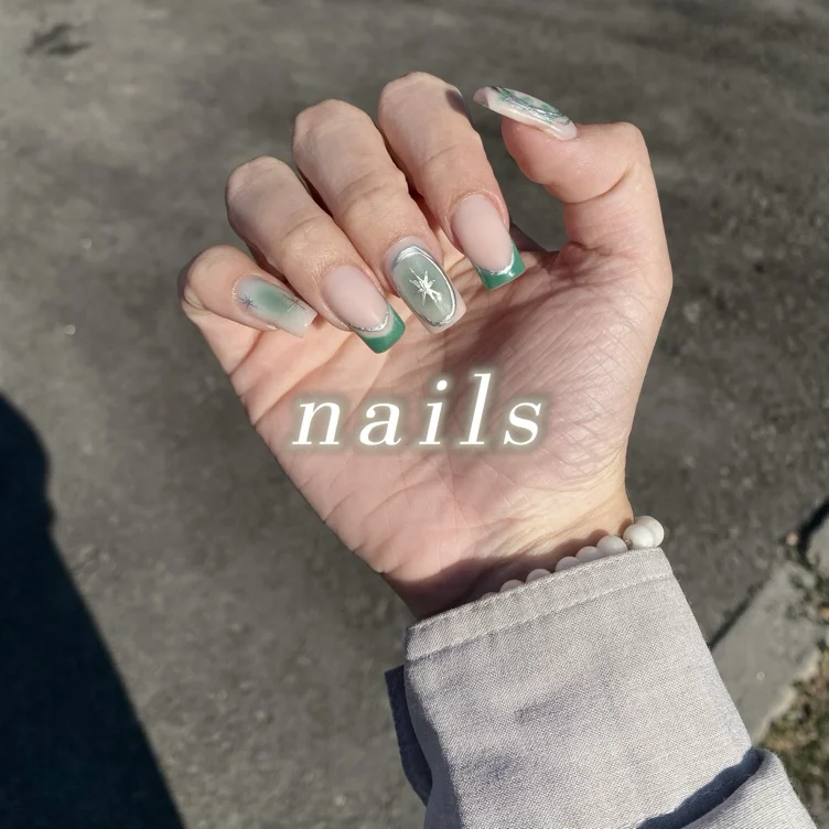 nails