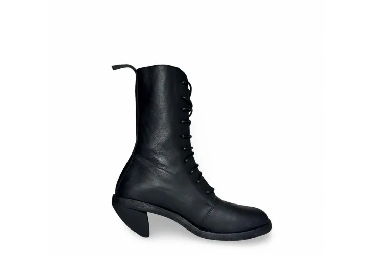 NM0669 - Nutsa Modebadze