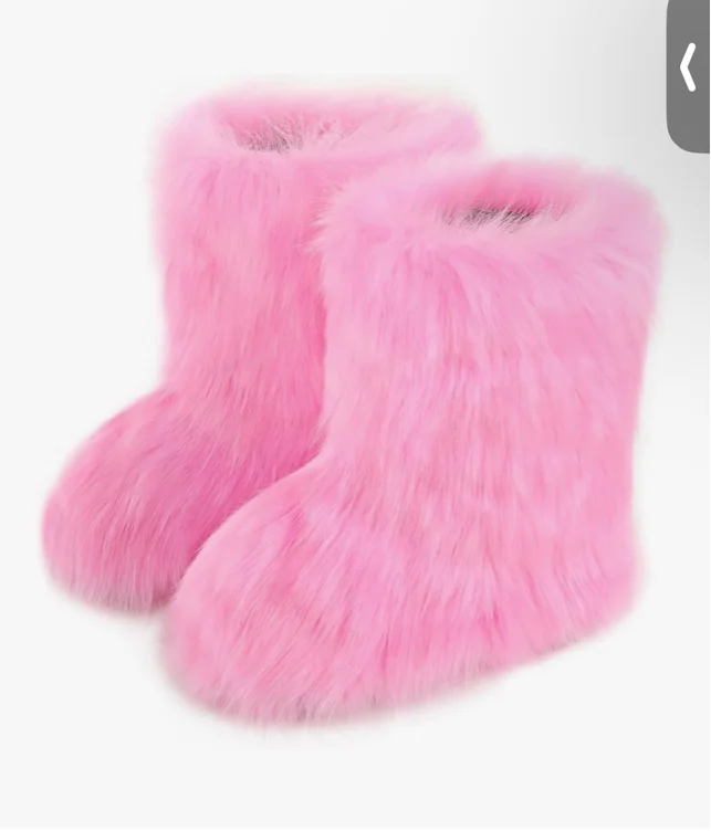 Fuzzy boots (pink)