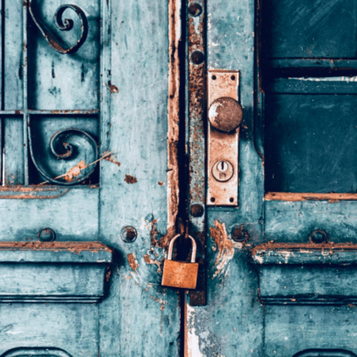 LOCKED – I'M STAYING