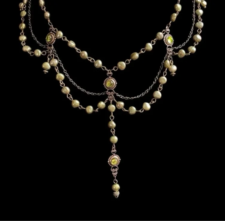 OLIVINE VICTORIAN NECKLACE XS
