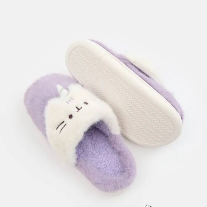pusheen slippers :3