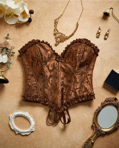 Gold corset 🖤