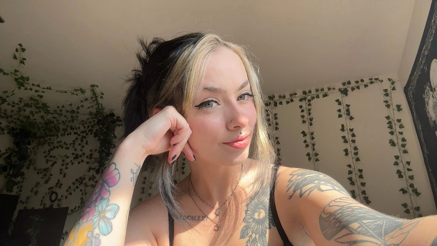 ⋆｡‧˚ʚ Hair Color Touch Up & Trim ɞ˚‧｡⋆