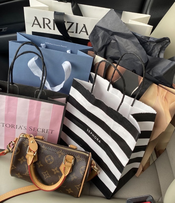 Buy me a shopping spree 😍