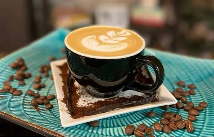 Vanilla Latte w/ oat milk HOT