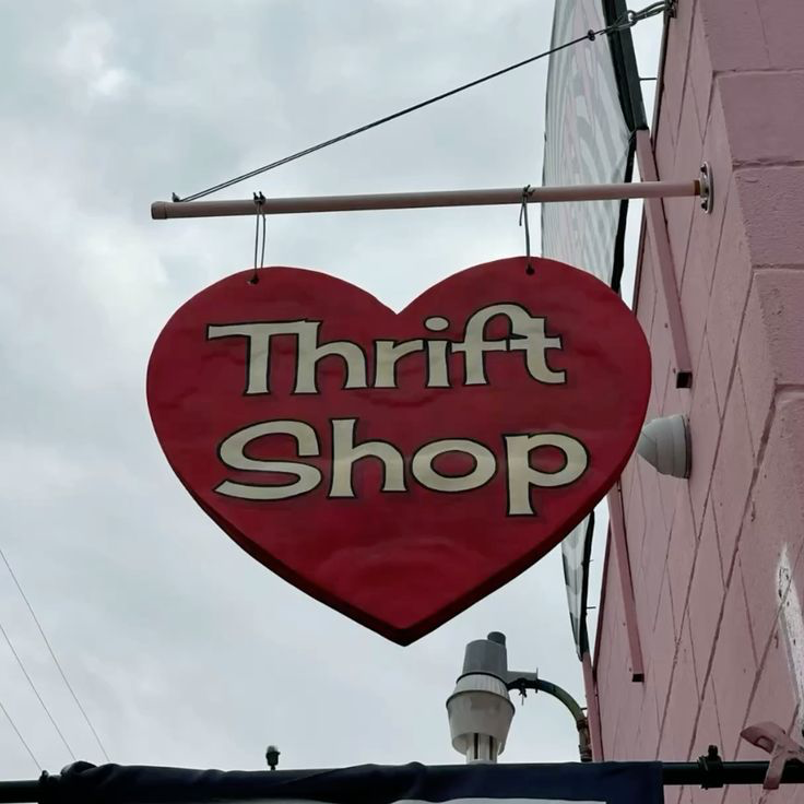 Thrifting Spree 🛍️🖤 