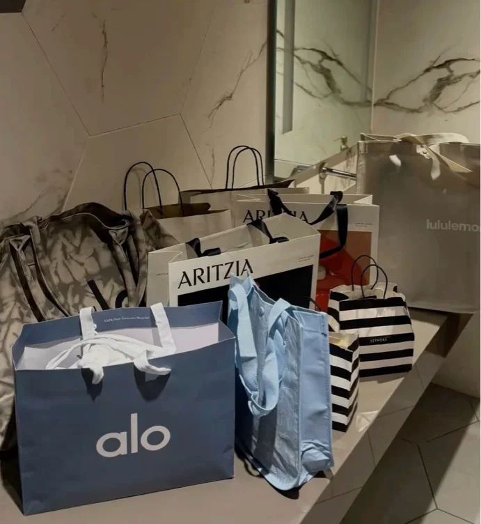 Shopping spree ⋆˙⟡