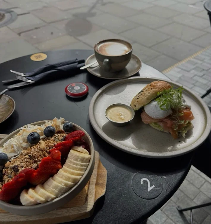 Breakfast 