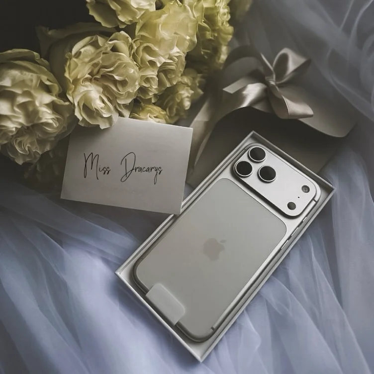 My camera is broken. I need a new one 📱
