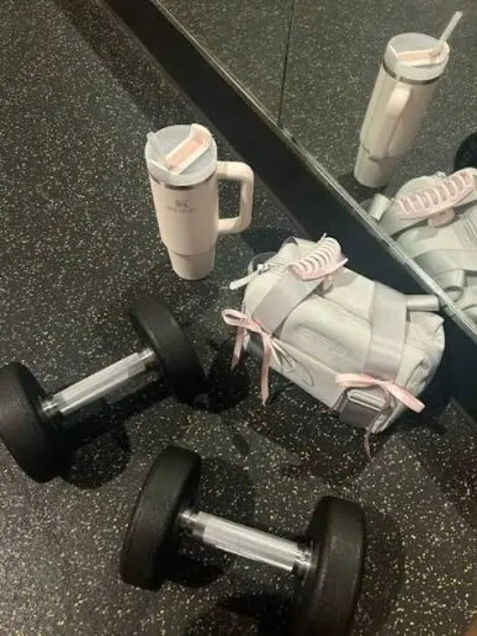 Monthly gym membership 🍑