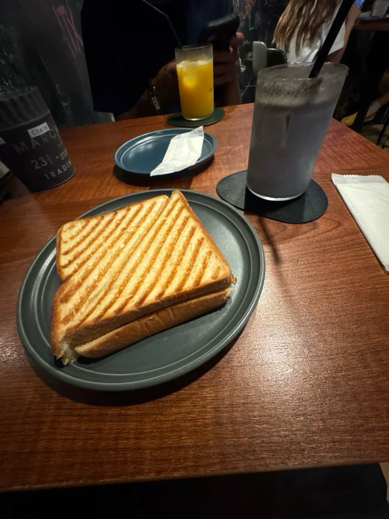 Drink & breakfast 