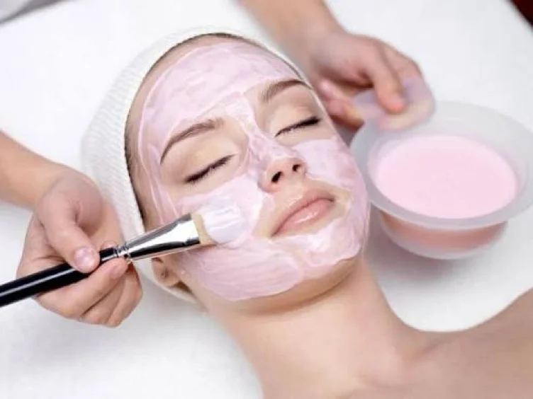     Cosmetic facial treatment 