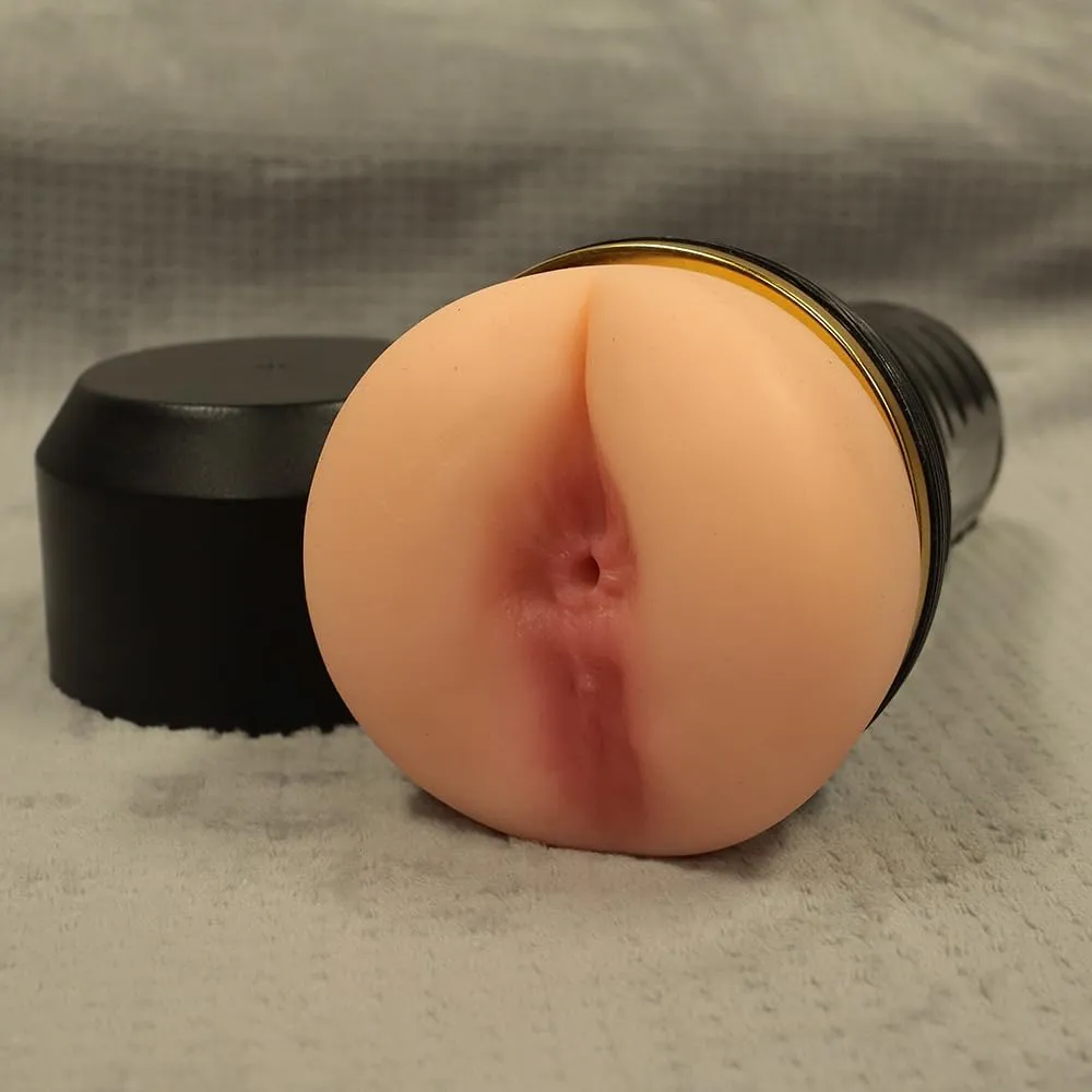 Caucasian Masturbator Realistic Pocket Ass