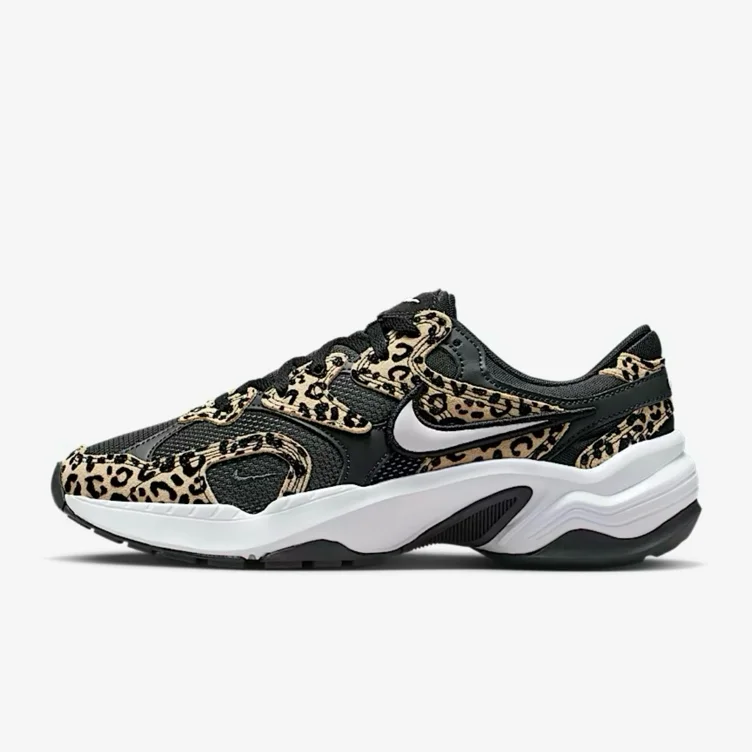 Leopard print nikesss