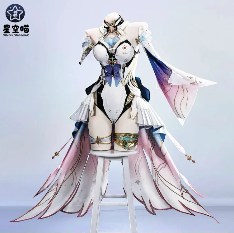 Aemeath Wuthering Waves Cosplay