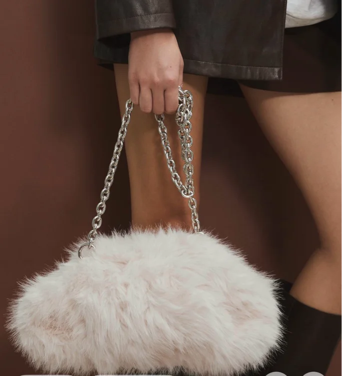 White fur bag 