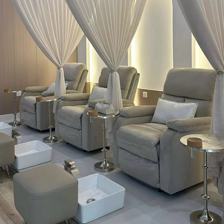 Fresh Manicure & Pedicure 