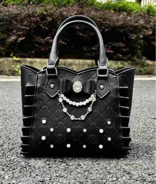 Coquette-style tote bag