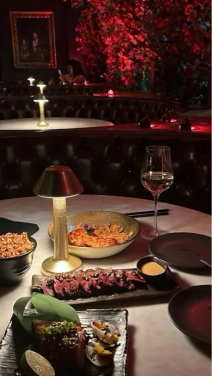 🍷 Dinner With the Girls